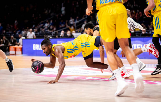 用表现说服 用表现说服